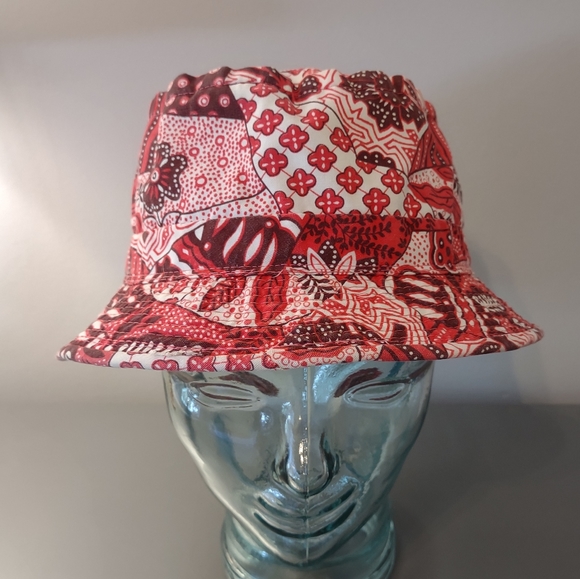 Printed Bucket Hat Red Floral Pattern Foldable Roll-up Crushable Patchwork - Picture 3 of 14